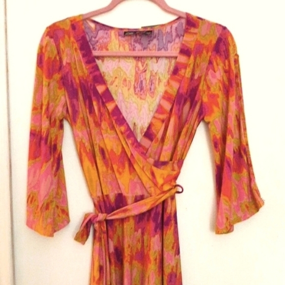 SEXY WRAP STYLE DRESS - Picture 1 of 5